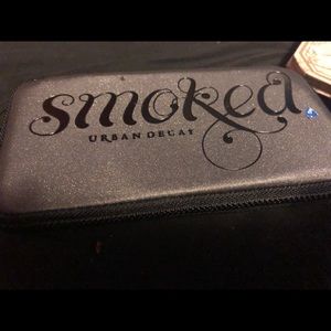 URBAN DECAY SMOKED PALETTE